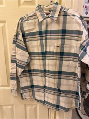 Men's Green Plaid Long-Sleeve Button-Down Shirt